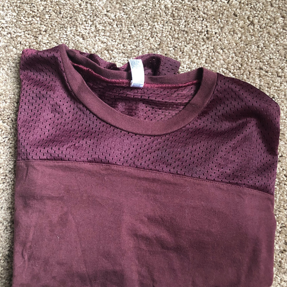 Brandy melville tee - Picture 2 of 3